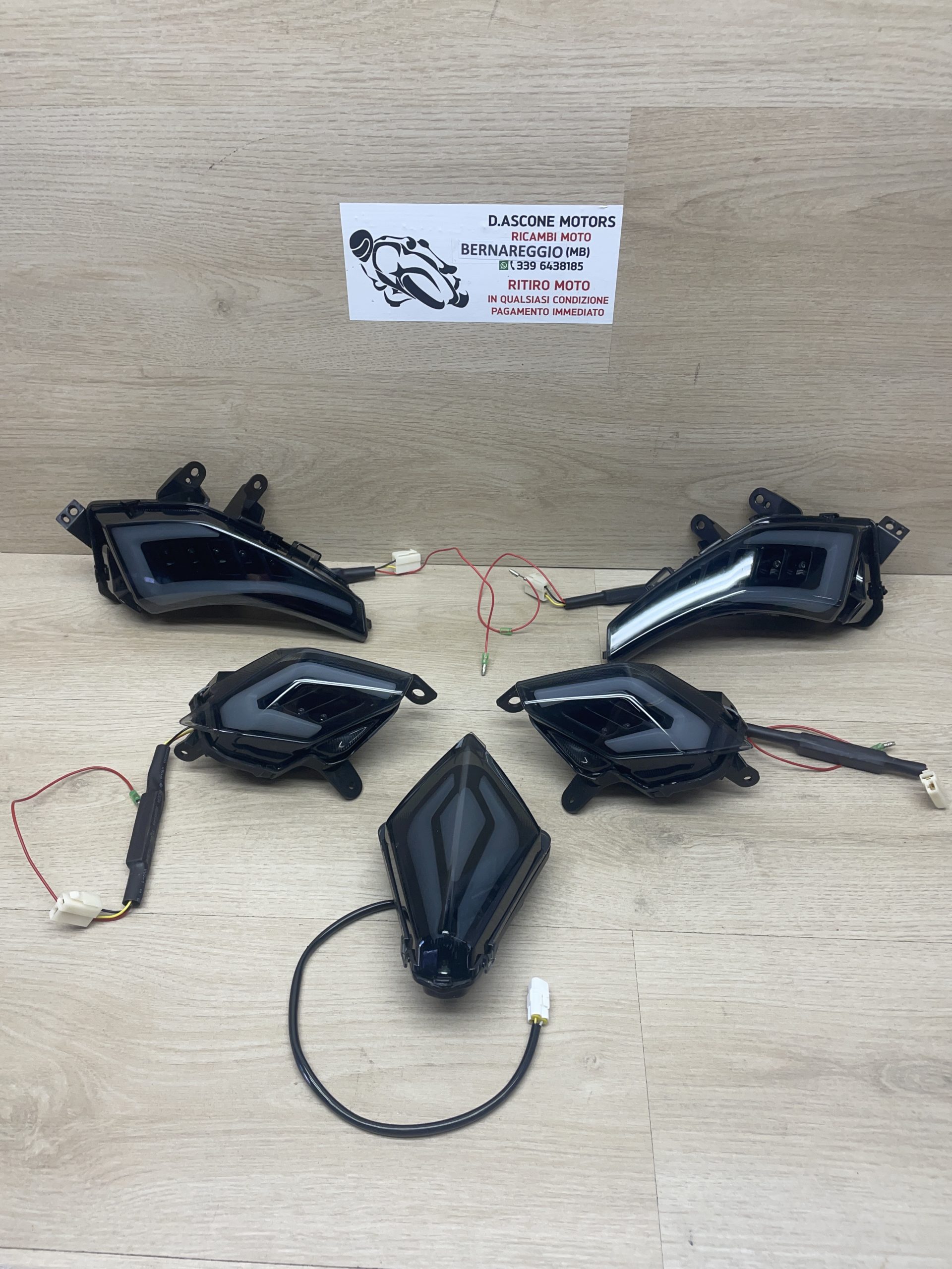 KIT FRECCE LED FUME' TMax 530 2012 2016 CE - immagine 2