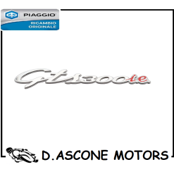 Targhetta VESPA 'GTS 300ie' Cromato/rosso (145x28mm)